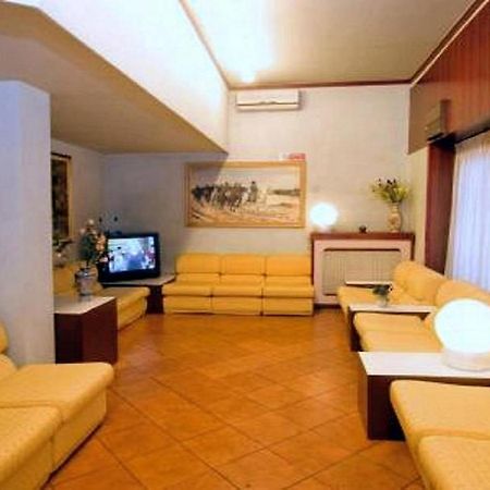 Piccolo Hotel Milan Exterior photo