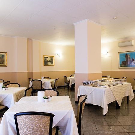 Piccolo Hotel Milan Exterior photo