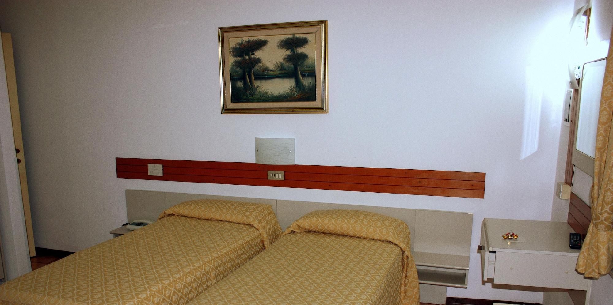 Piccolo Hotel Milan Exterior photo