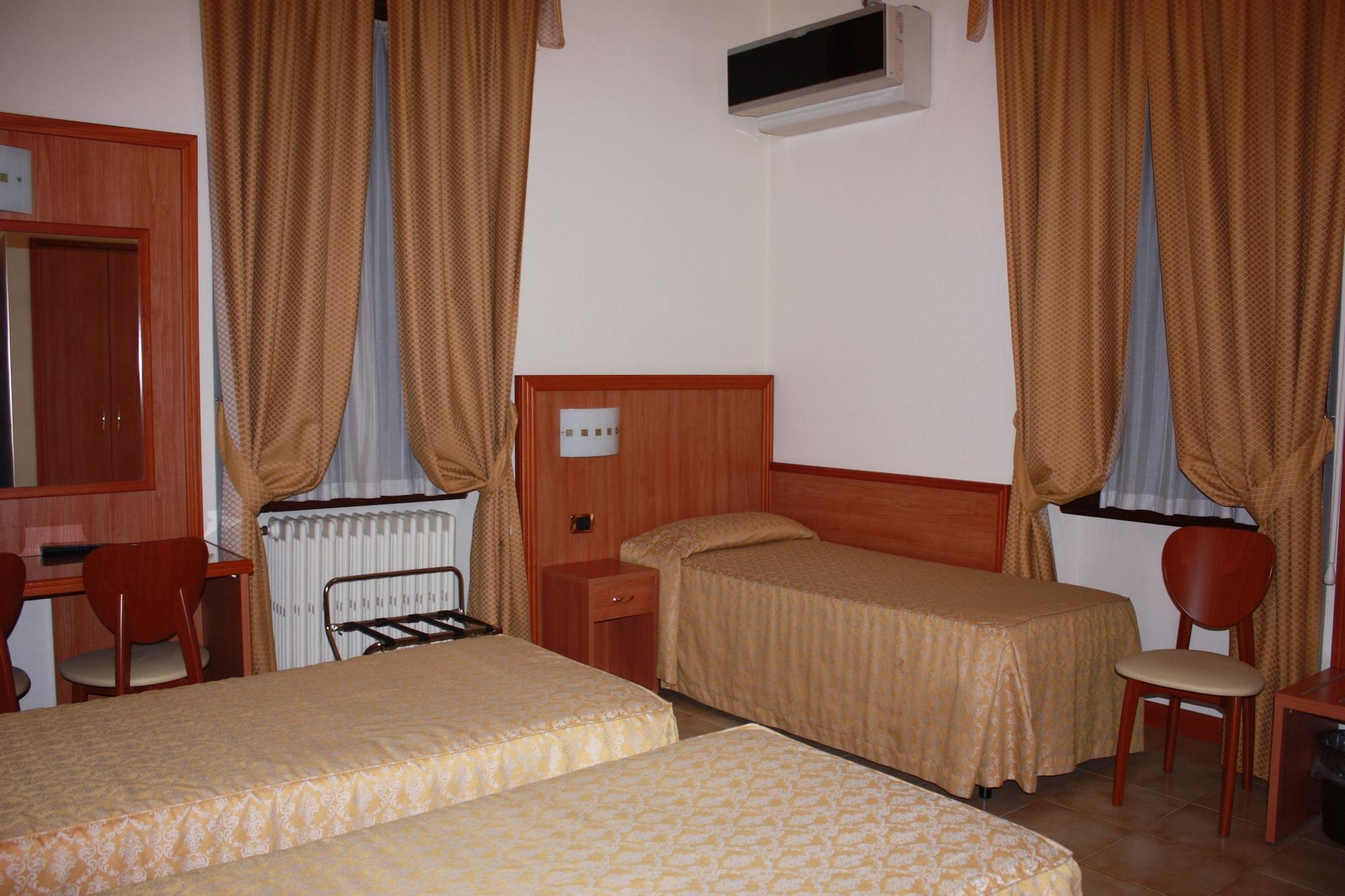 Piccolo Hotel Milan Exterior photo