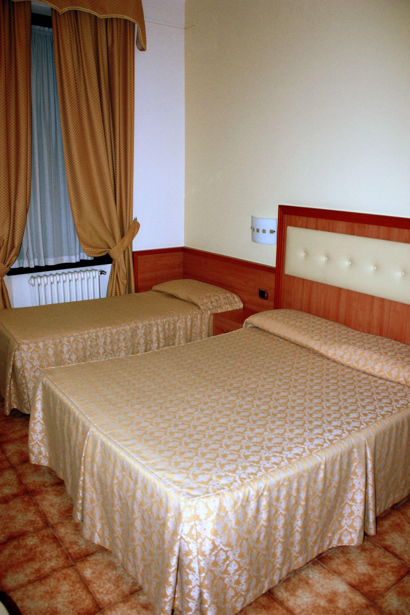 Piccolo Hotel Milan Exterior photo
