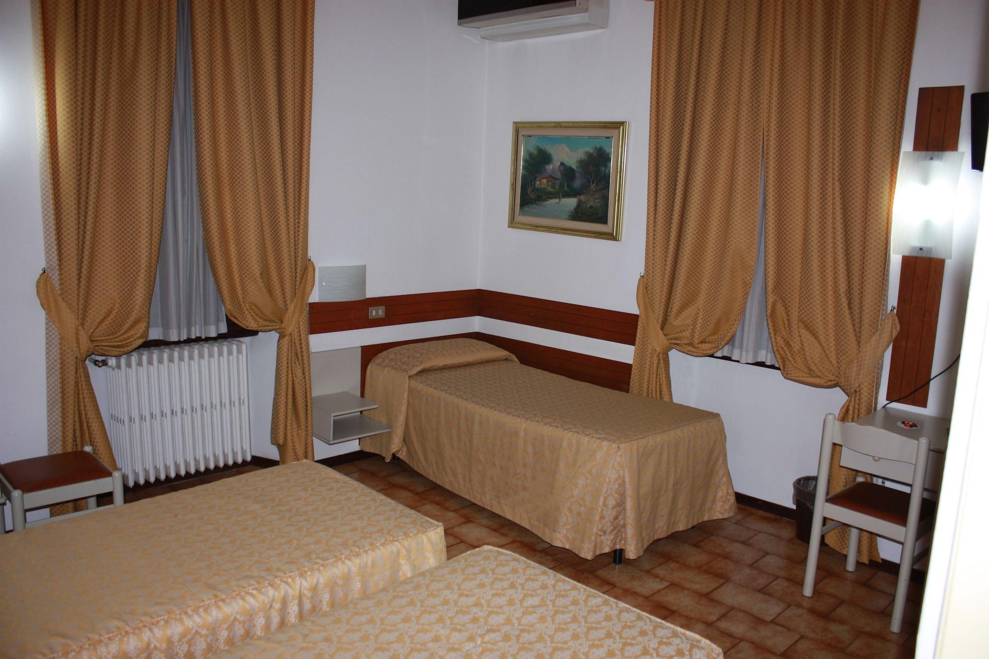 Piccolo Hotel Milan Exterior photo